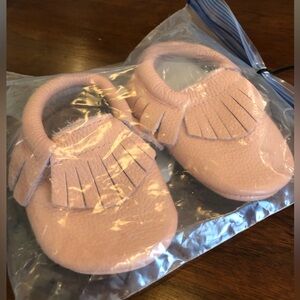 NEW LEATHER pink moccasins size 6-12 month